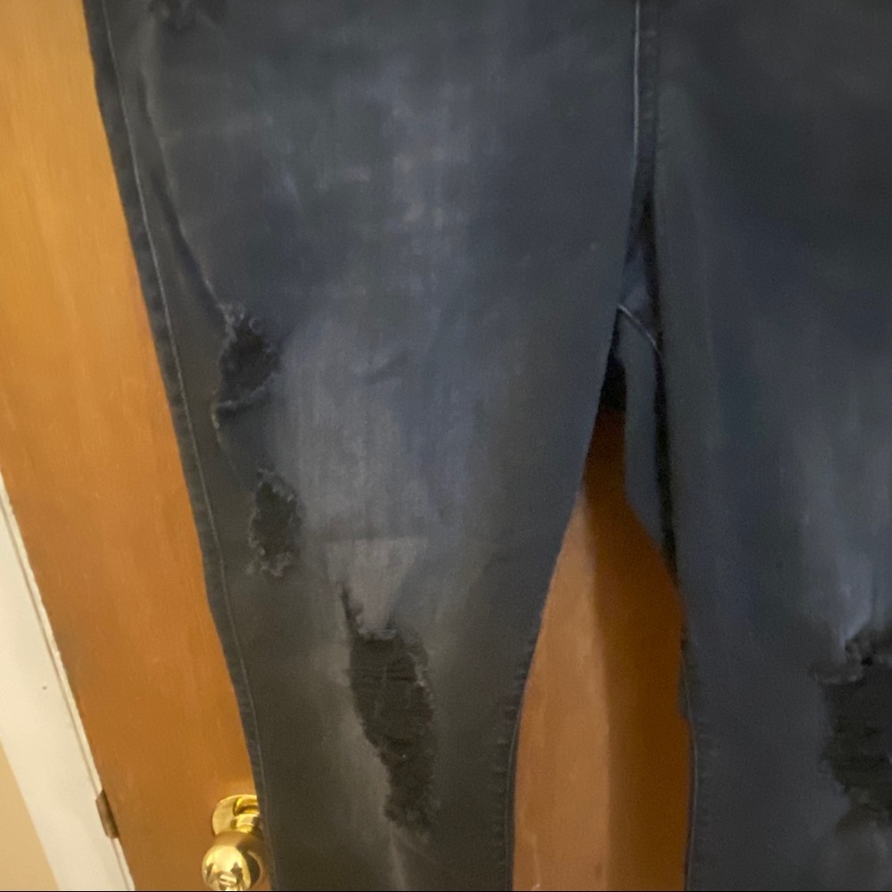New without tags Torrid Distressed Jeggings